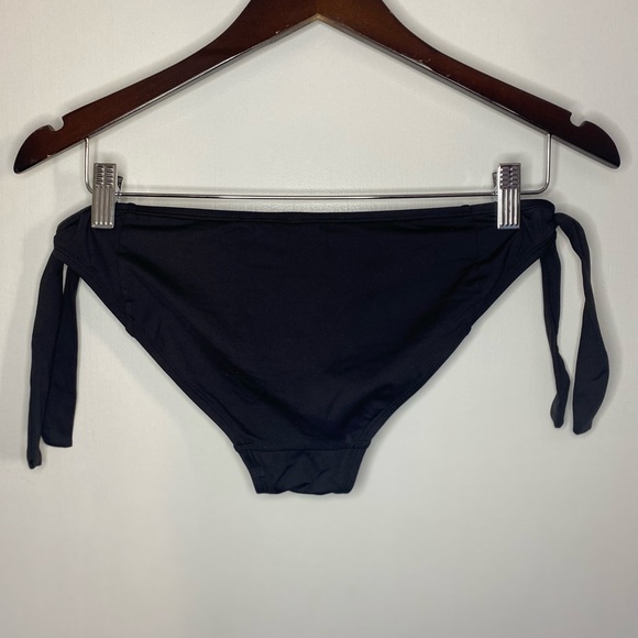 Black Bikini - Picture 9 of 10